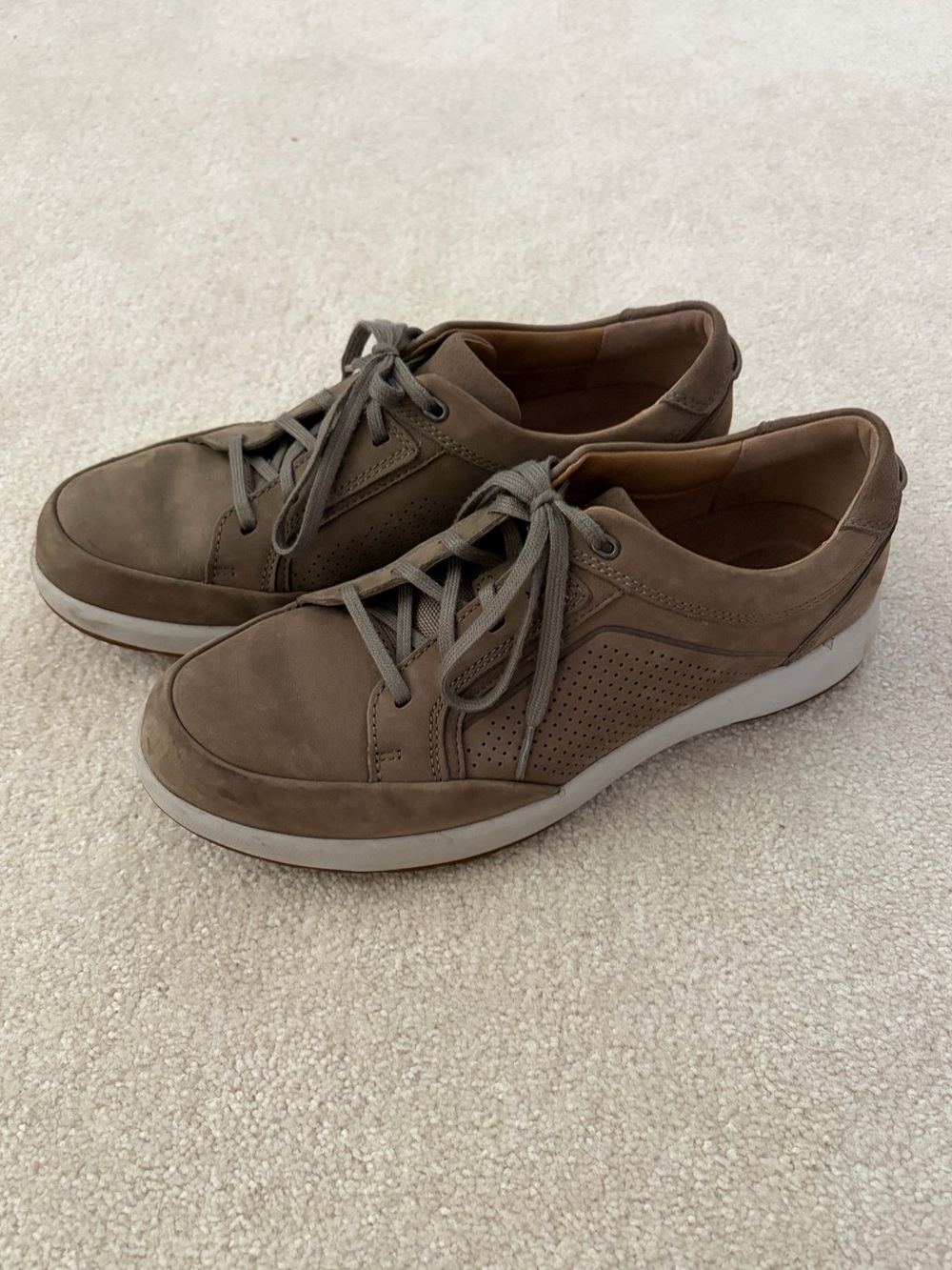 Clark’s Shoes - Men’s 9 1/2